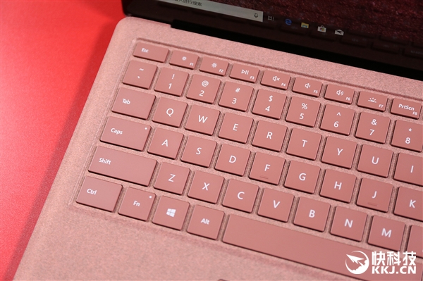 微软Surface Laptop 2灰粉金开箱：9988元中国专属