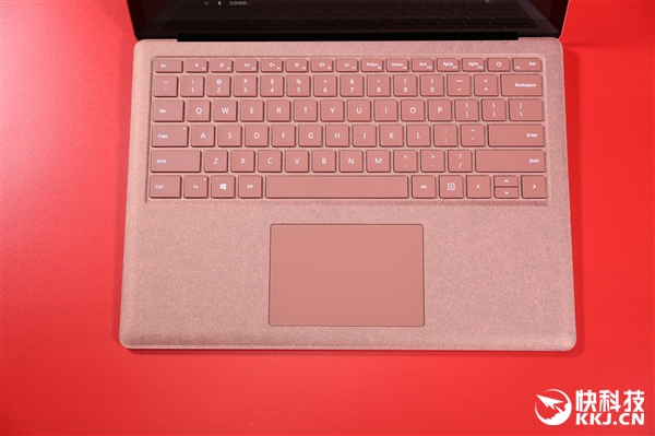 微软Surface Laptop 2灰粉金开箱：9988元中国专属