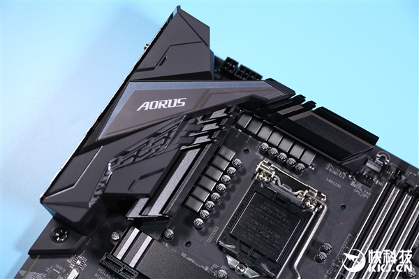 技嘉Z390 Aorus Pro WIFI主板开箱图赏：鹰爪概念设计