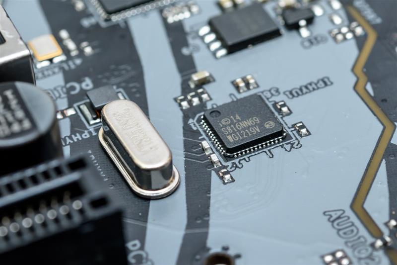 砍掉超线程！Intel i7-9700K深度评测：战平R7 就是太贵