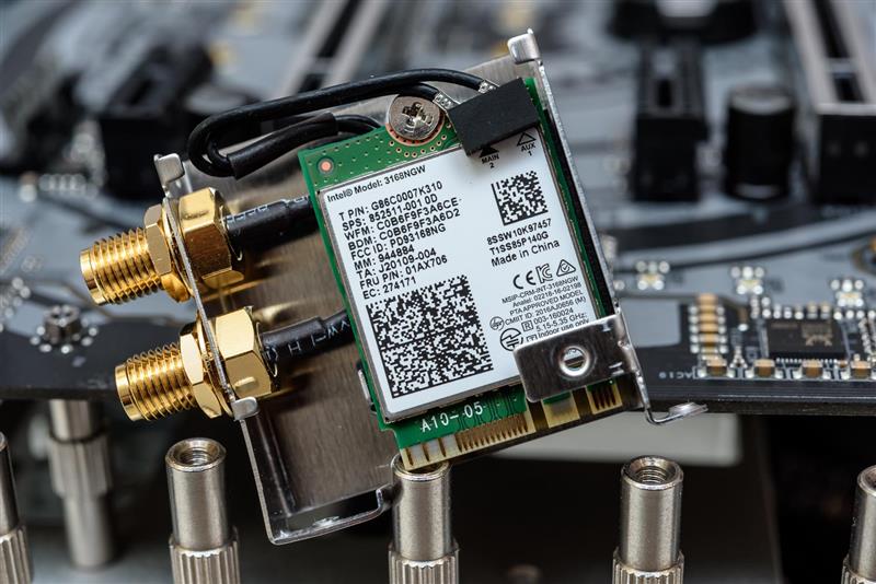 砍掉超线程！Intel i7-9700K深度评测：战平R7 就是太贵