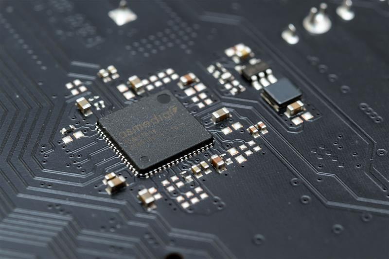 砍掉超线程！Intel i7-9700K深度评测：战平R7 就是太贵
