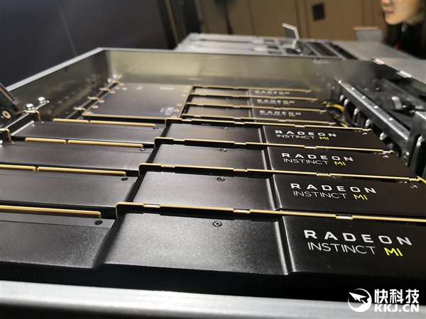 AMD 7nm Radeon Instinct真卡秀：八路并行威武