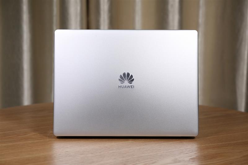 88%屏占比+高性能版MX150！HUAWEI MateBook 13首发评测：13寸最强性能轻薄本！