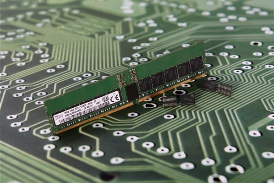 SK海力士全球首发标准DDR5内存：单颗2GB 高频5.2GHz