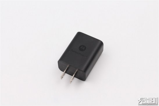 MOTO摩托27W QC4+充电器SC-31拆解报告