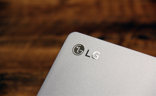 可能是全球最轻的17寸本LG Gram 17曝光：配备以太网接口