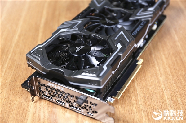 12999元疯狂堆料！索泰RTX 2080 Ti PGF显卡图赏