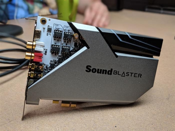 创新曝新声卡Sound BlasterX AE-9：外置DAC
