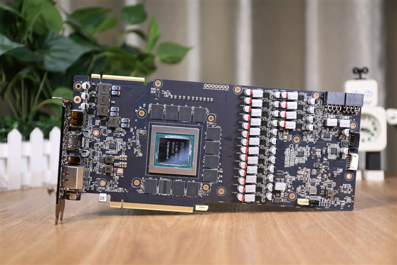将堆料进行到底！索泰RTX2080Ti 玩家力量至尊PGF OC14评测