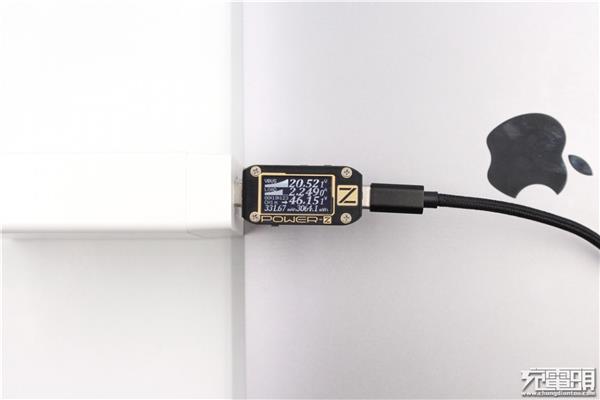 USB-A/C 72W输出：网易智造四口快充电源体验