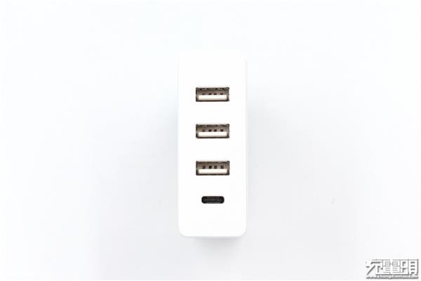 USB-A/C 72W输出：网易智造四口快充电源<a href='https://www.ivipi.com/pc/' target='_blank'><u>体验</u></a>