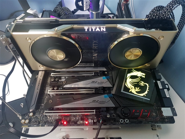 Titan RTX液冷超频：3DMark跑分超越Titan V 34％