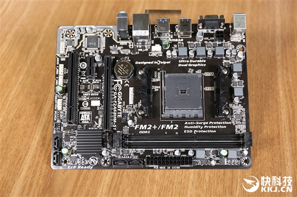 699元经典板U套装图赏：AMD A8-7680处理器+技嘉主板