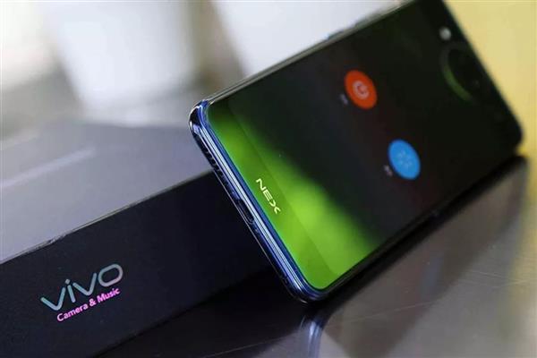 2018年手机行业复盘:<a href='https://www.huawei.com/cn/?ic_medium=direct&ic_source=surlen' target='_blank'><u>华为</u></a>OV高端突围 中小厂商至暗