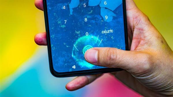 2019年手机八大趋势：四摄、挖孔、折叠、10GB内存等