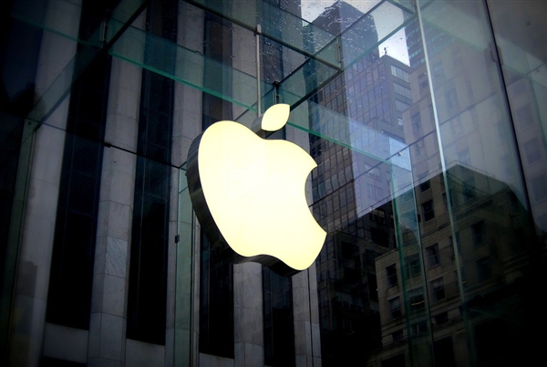 首度现身CES场外 苹果拉斯维加斯竖起巨幅“隐私”广告
