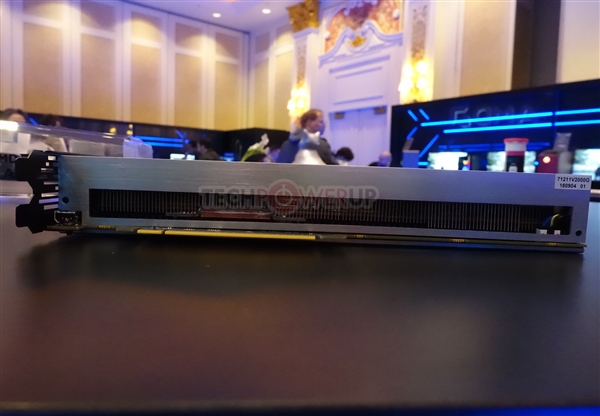 AMD Radeon VII显卡上手：7nm工艺成就“小怪兽”