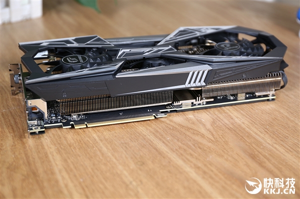 七彩虹iGame RTX 2080 Vulcan X OC图赏