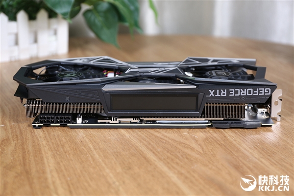 七彩虹iGame RTX 2080 Vulcan X OC图赏