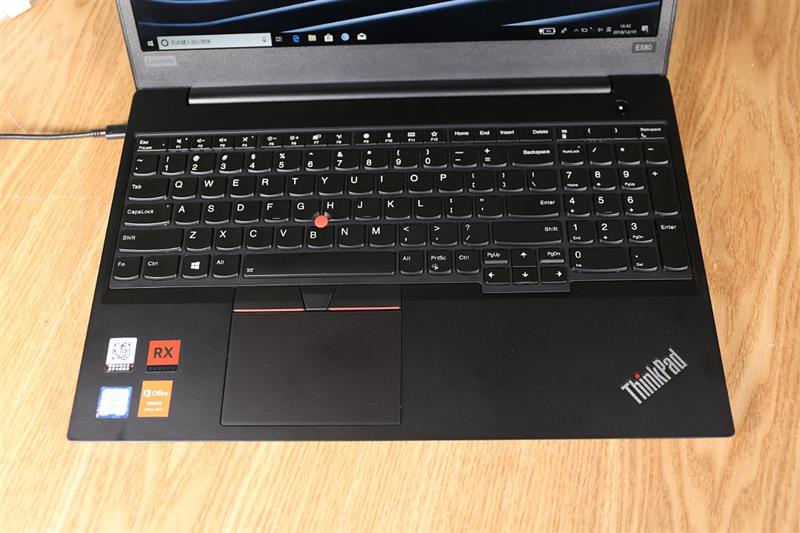 搭载AMD RX 550独显！联想Thinkpad E580评测：能玩大型游戏的亲民商务本