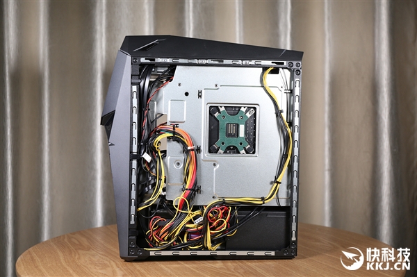 i9-9900K+RTX 2080！华硕ROG Strix GL12CX主机图赏
