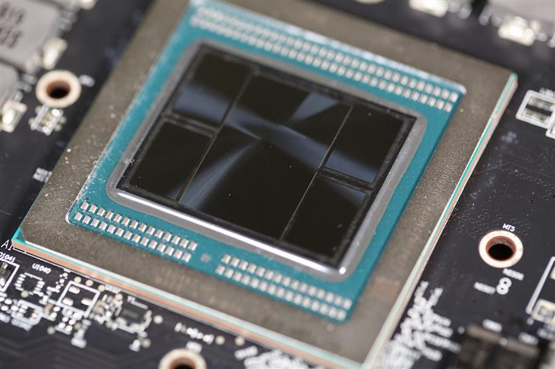 1TB/s恐怖带宽！全球首款7nm游戏显卡Radeon VII首发评测