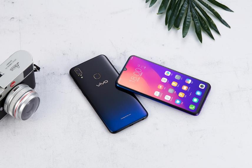 水滴屏幕彰显时尚 vivo Z3i 标准版全面评测
