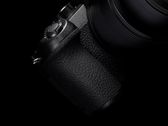 松下发布新长焦相机FZ1000 II、TZ95