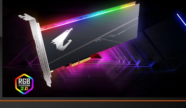 技嘉NVMe SSD首上可控可同步RGB灯效：双面散热50℃