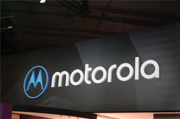 Moto Z4渲染图曝光：水滴屏设计、依然模块化