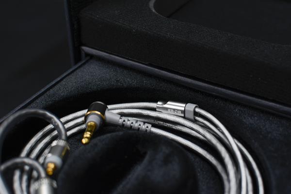 索尼IER-Z1R旗舰耳机评测：配金砖享受顶级解析般醇音