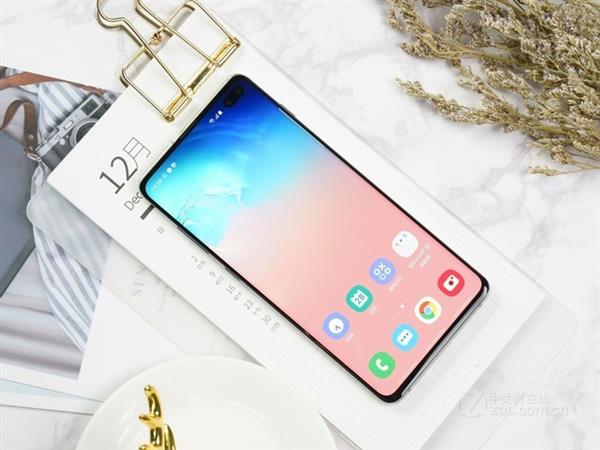 安卓<a href='https://www.apple.com/cn/' target='_blank'><u>苹果</u></a>旗舰对决 比完后我扔了iPhone XS Max