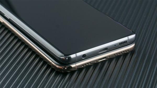 安卓苹果旗舰对决 比完后我扔了iPhone XS Max