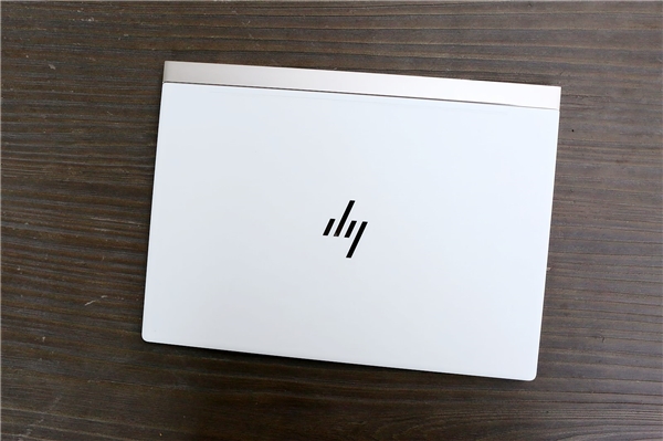 惠普即将推出15.6英寸AMOLED屏幕笔记本