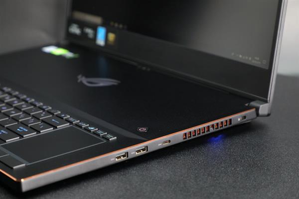 ROG冰刃3s Plus上手：超薄高性能兼得 轻薄本中的机皇