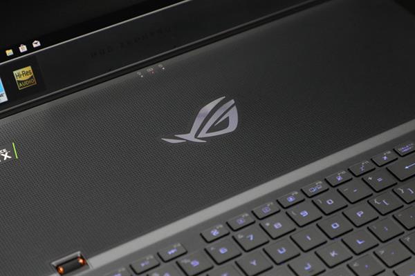 ROG冰刃3s Plus上手：超薄高性能兼得 轻薄本中的机皇