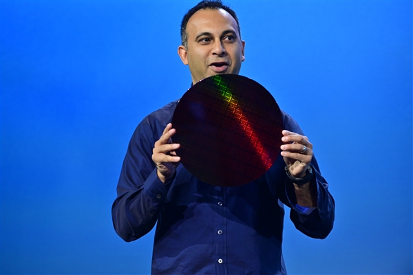 Intel发布第二代可扩展Xeon：56核心112线程、傲腾内存、400W功耗