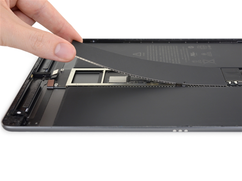 iPad Air 3拆解：电池惊喜比标称略大