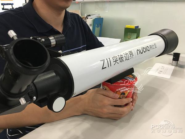制服肥皂望远镜?手机发布会的脑洞大开邀请函