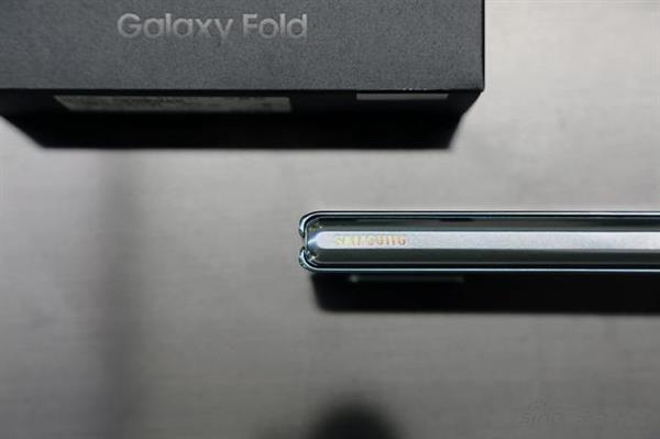 三星Galaxy Fold首发评测:弯的Phone能成手机未来吗