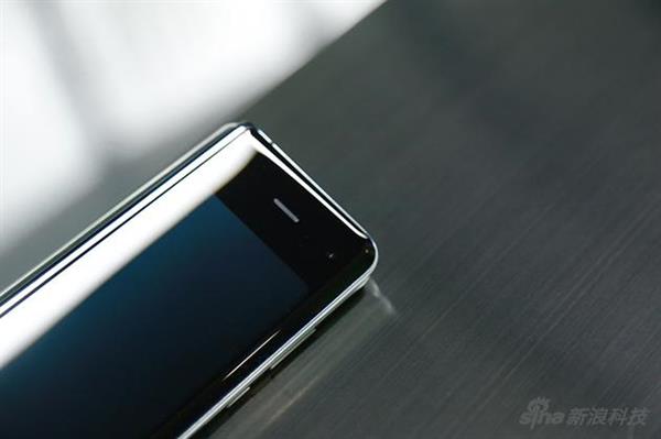 三星Galaxy Fold首发评测:弯的Phone能成手机未来吗