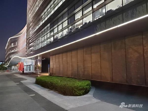 三星Galaxy Fold首发评测:弯的Phone能成手机未来吗