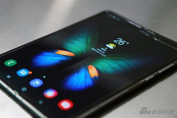 三星Galaxy Fold首发评测:弯的Phone能成手机未来吗