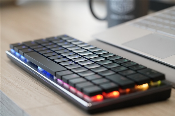 酷冷至尊发布SK621迷你机械键盘：仅64键、樱桃MX矮红轴