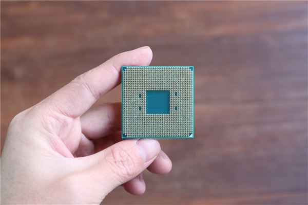 AMD两颗12nm全新桌面APU曝光：频率增加300MHz