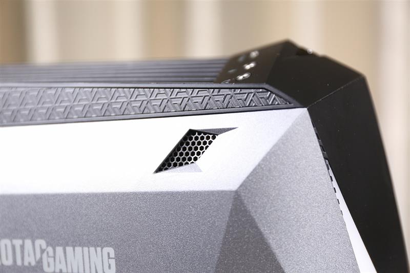 最迷你的高性能主机！索泰Gaming PC MEK mini主机评测：散热堪比台式