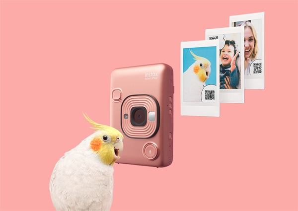 长相时尚的富士instax mini LiPlay 会拍、印、录音与遥控