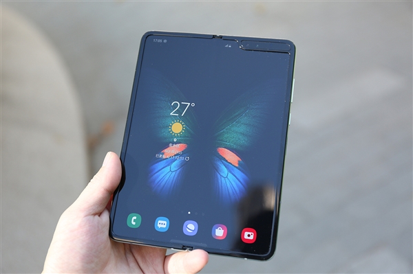 <a href='https://www.samsung.com/cn/' target='_blank'><u>三星</u></a>重启生产改良版Galaxy Fold：要赶在<a href='https://www.huawei.com/cn/?ic_medium=direct&ic_source=surlen' target='_blank'><u>华为</u></a>Mate X前上市