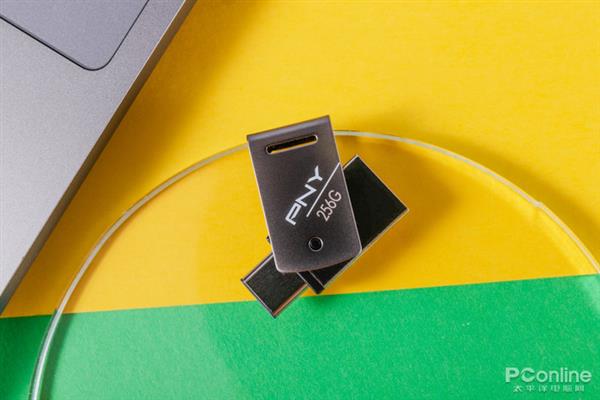 PNY USB3.1双接口U盘上手：双高速传输接口